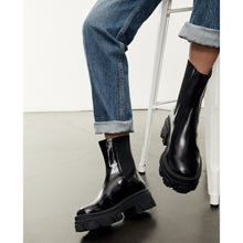 Platform Chelsea Boots | Women | Black