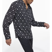 Printed Shirt With Classic Collar | Men | Black x Ecru