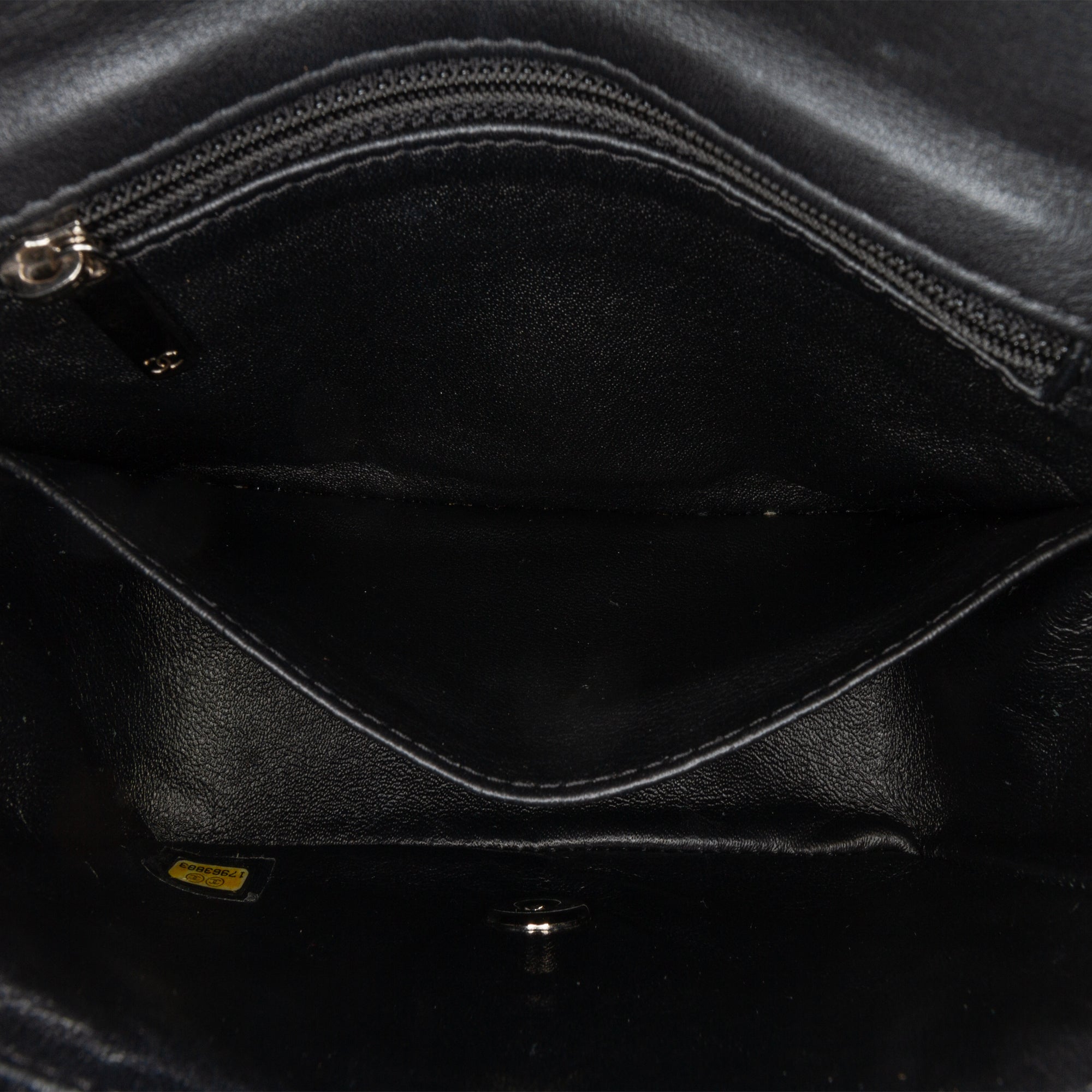 Chanel | Pre-Owned Mini Square Classic Patent Single Flap - X | Black