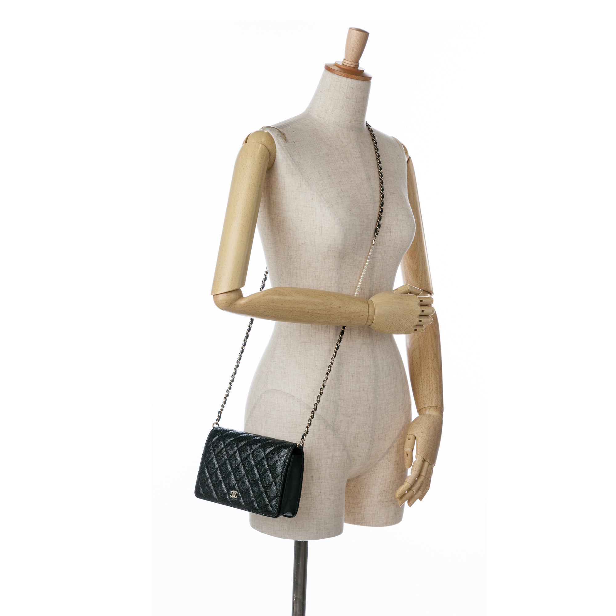 Chanel | Pre-Owned Quilted Crackled Patent Pearl Strap Wallet On Chain | Black