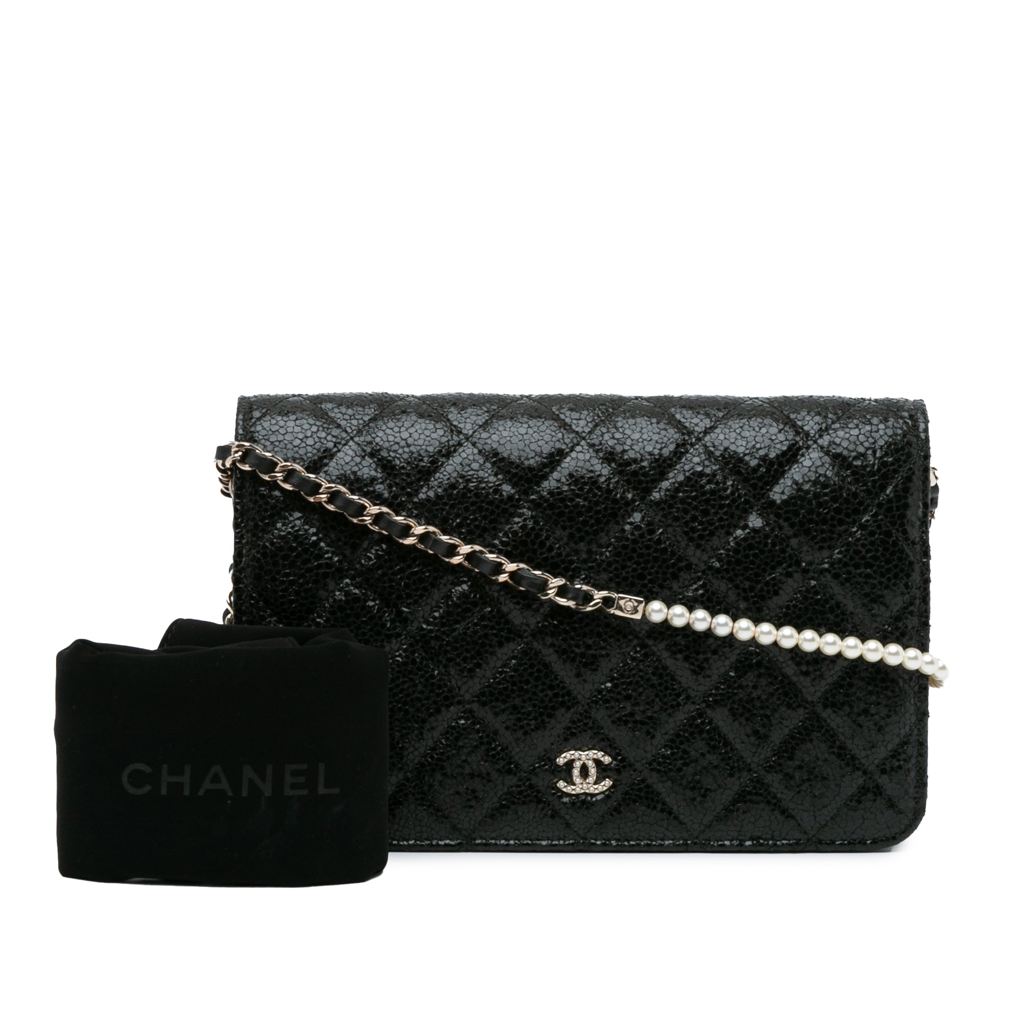 Chanel | Pre-Owned Quilted Crackled Patent Pearl Strap Wallet On Chain | Black
