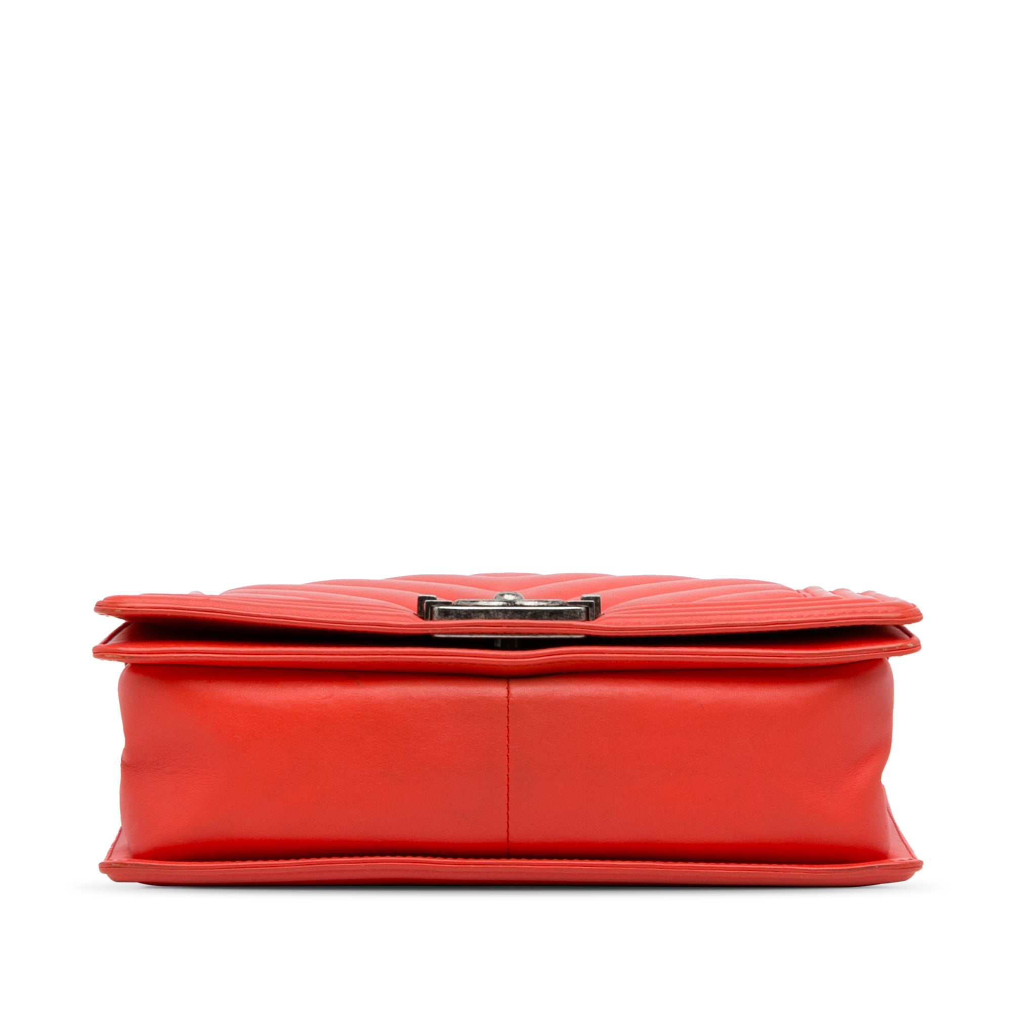 Chanel | Pre-Owned Old Medium Chevron Calfskin Boy Flap | Red/Indian Red