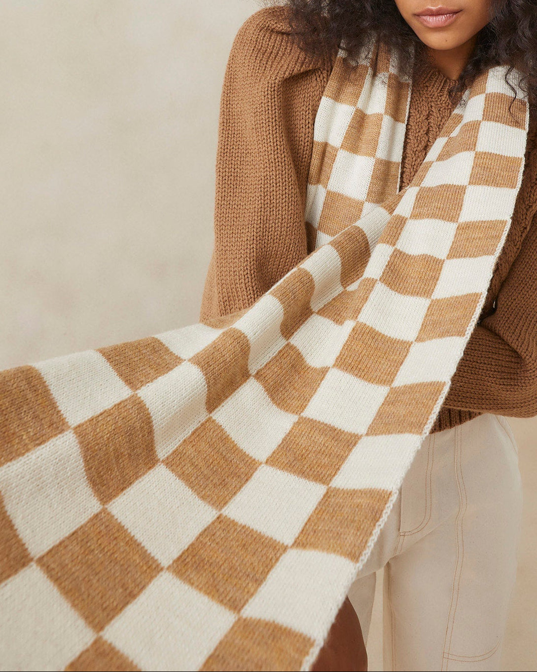 Color: Camel/Cream