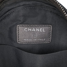 Chanel | Pre-Owned Metallic Caviar CC Filigree Round Clutch with Chain | Black