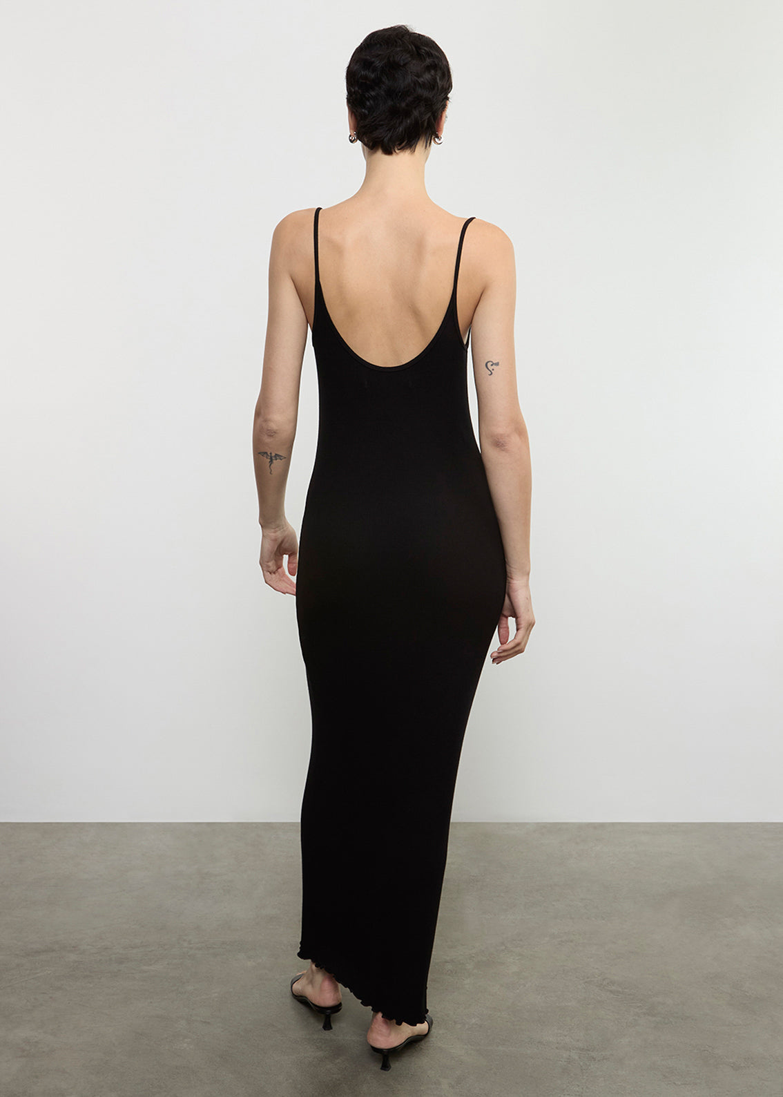 Silk Rib Lettuce Edge Dress | Black