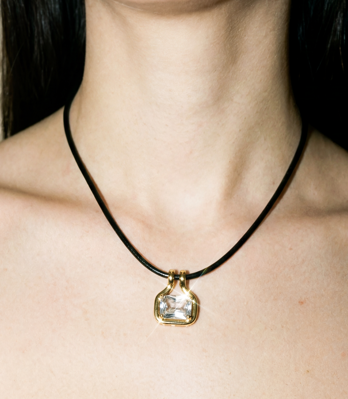 The Naia Gem Pendant Necklace | Black & Gold