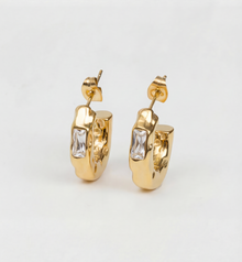 The Colored Stone Hammered Earrings | 18Kt Gold Vermeil