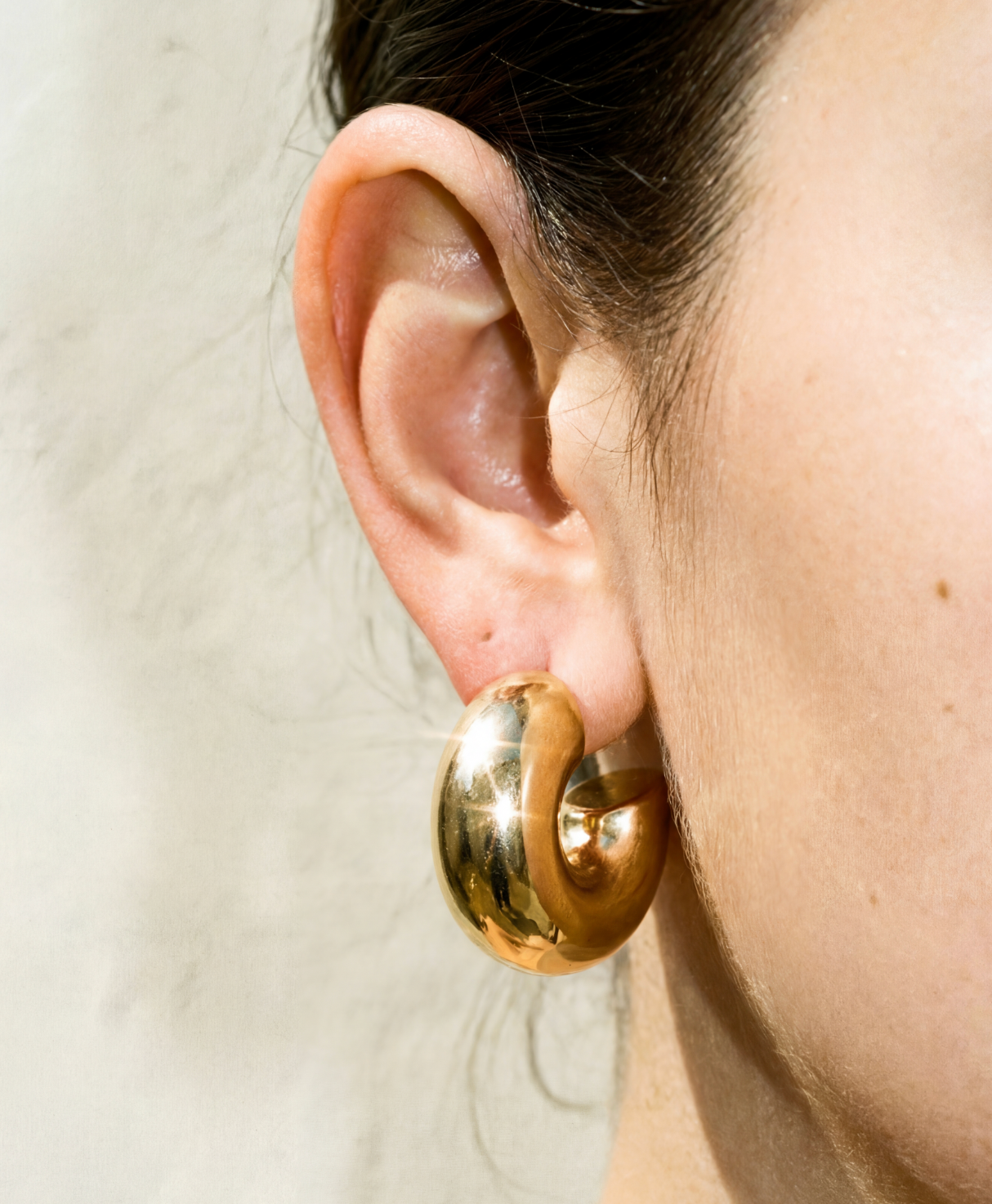 The Medium Gold Hailey Hoops | 18Kt Gold Plated Brass