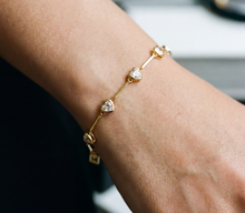 The Bezel Heart Link Bracelet | 18Kt Gold Vermeil