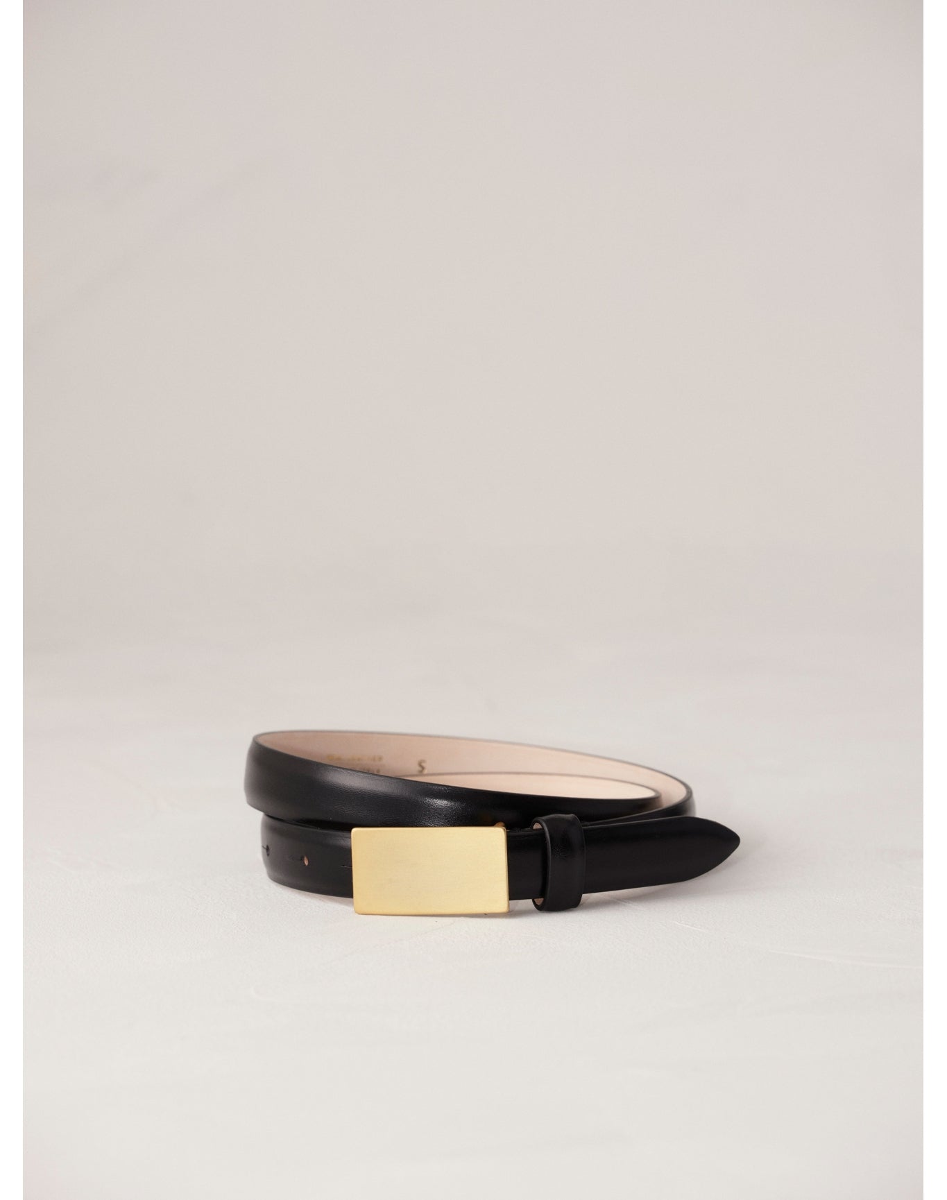 Signet Gold | Black & Brushed 24K Gold