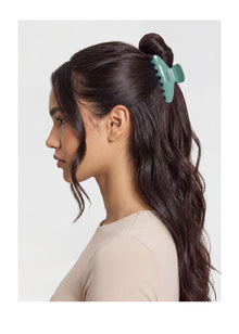 Small Claw Hair Clip | Sage Green
