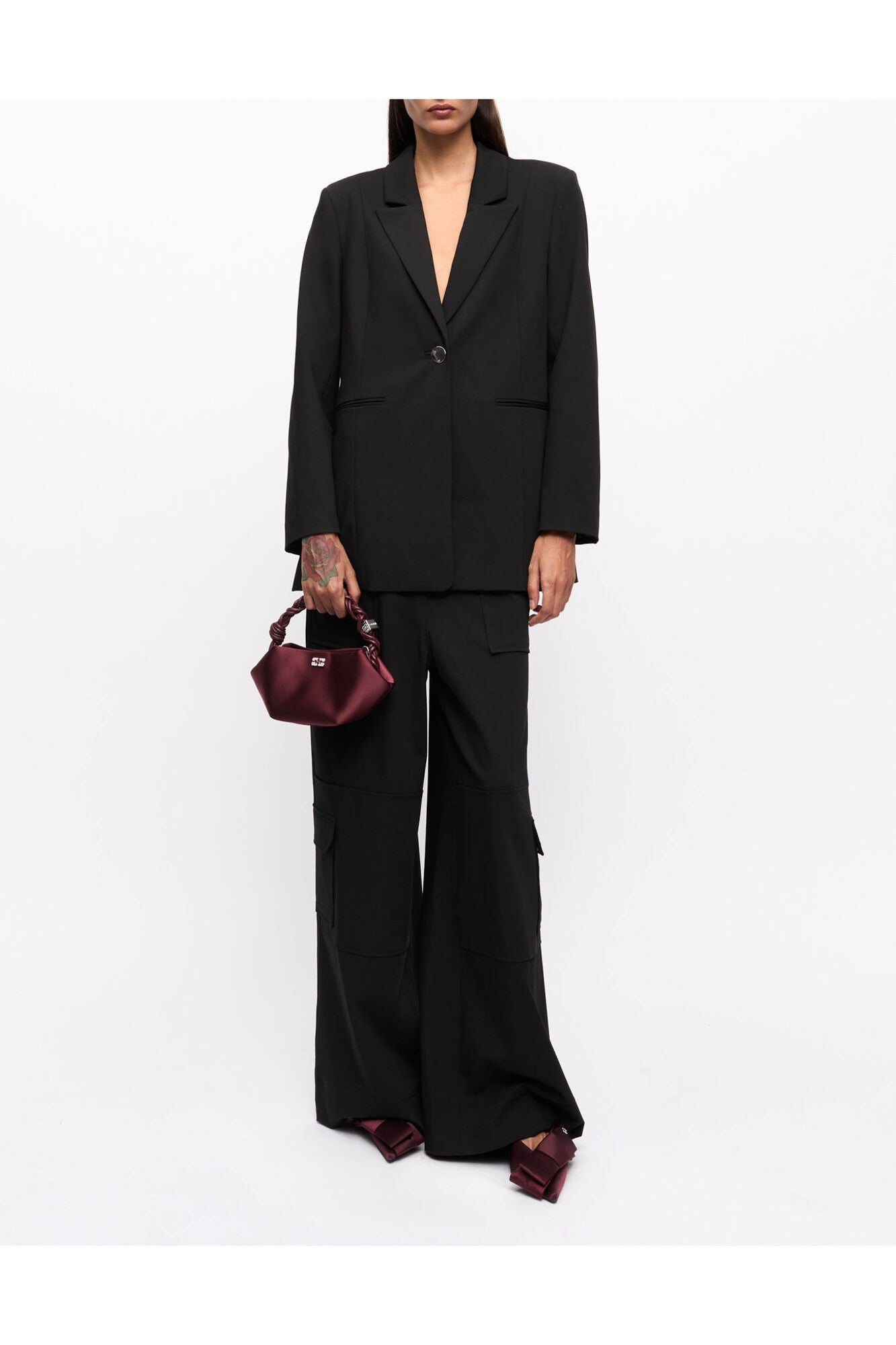 Solid Twill Suiting Blazer | Black