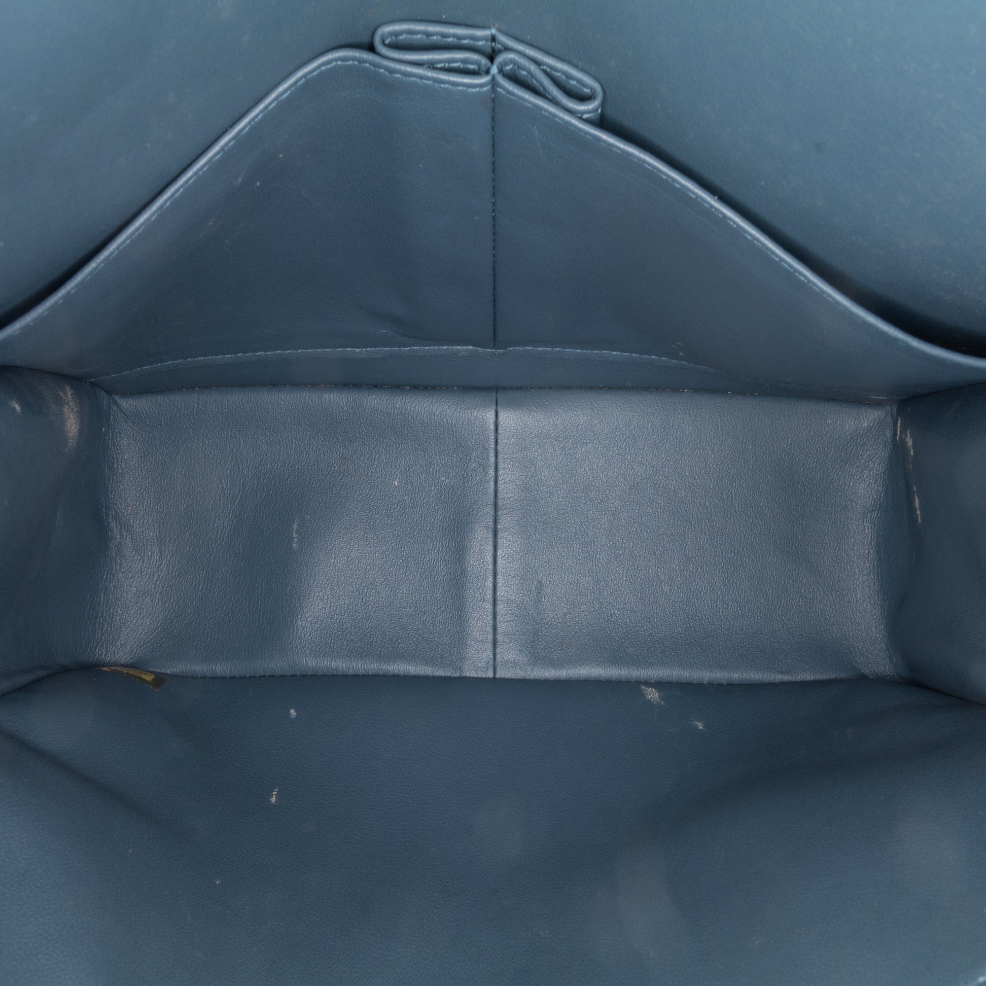 Chanel | Pre-Owned Jumbo Classic Lambskin Double Flap - II | Blue/Dark Blue