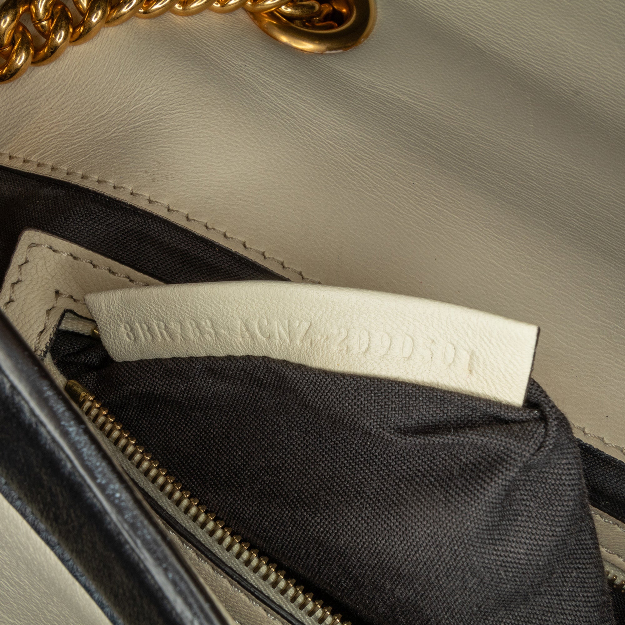 Fendi | Pre-Owned Bicolor Leather Chain Baguette | White