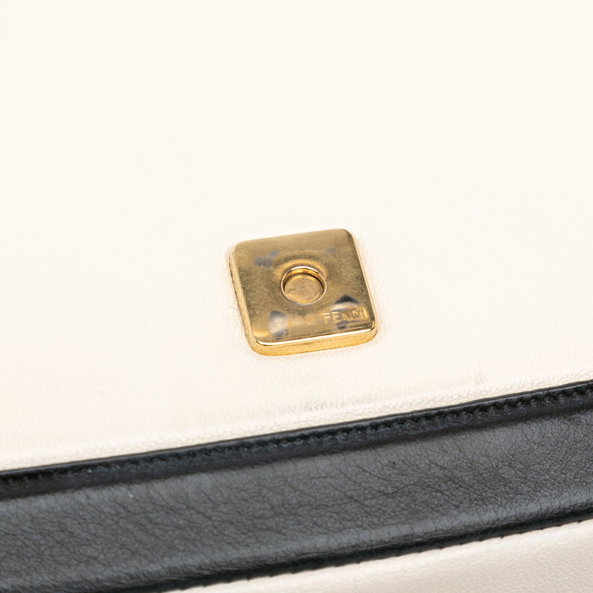 Fendi | Pre-Owned Bicolor Leather Chain Baguette | White