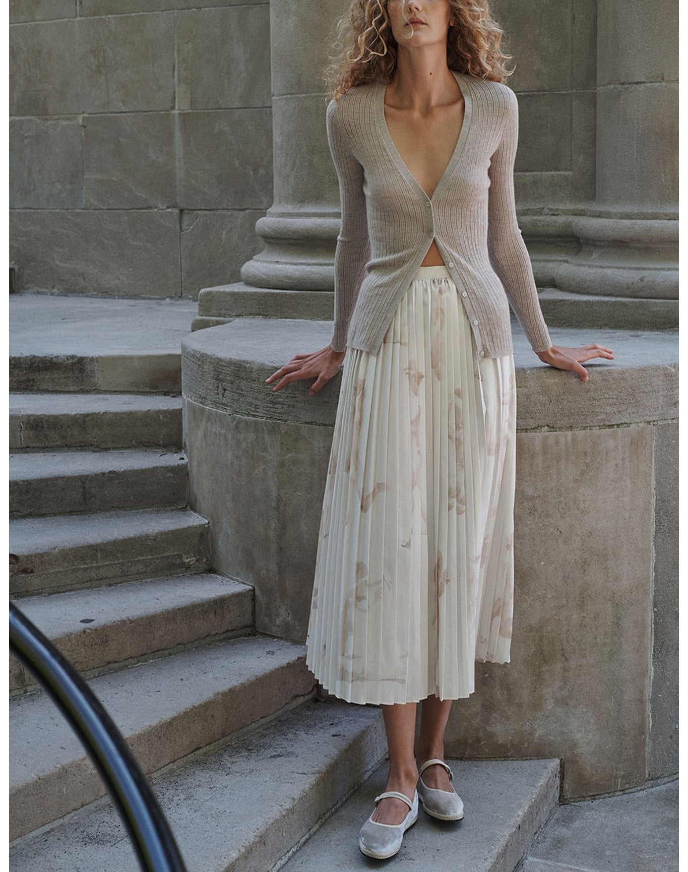 The Pleated Skirt with Painted Figures | Cream / Sepia