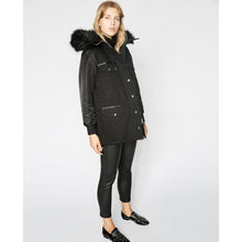 Twin-Fabric Parka | Women | Black