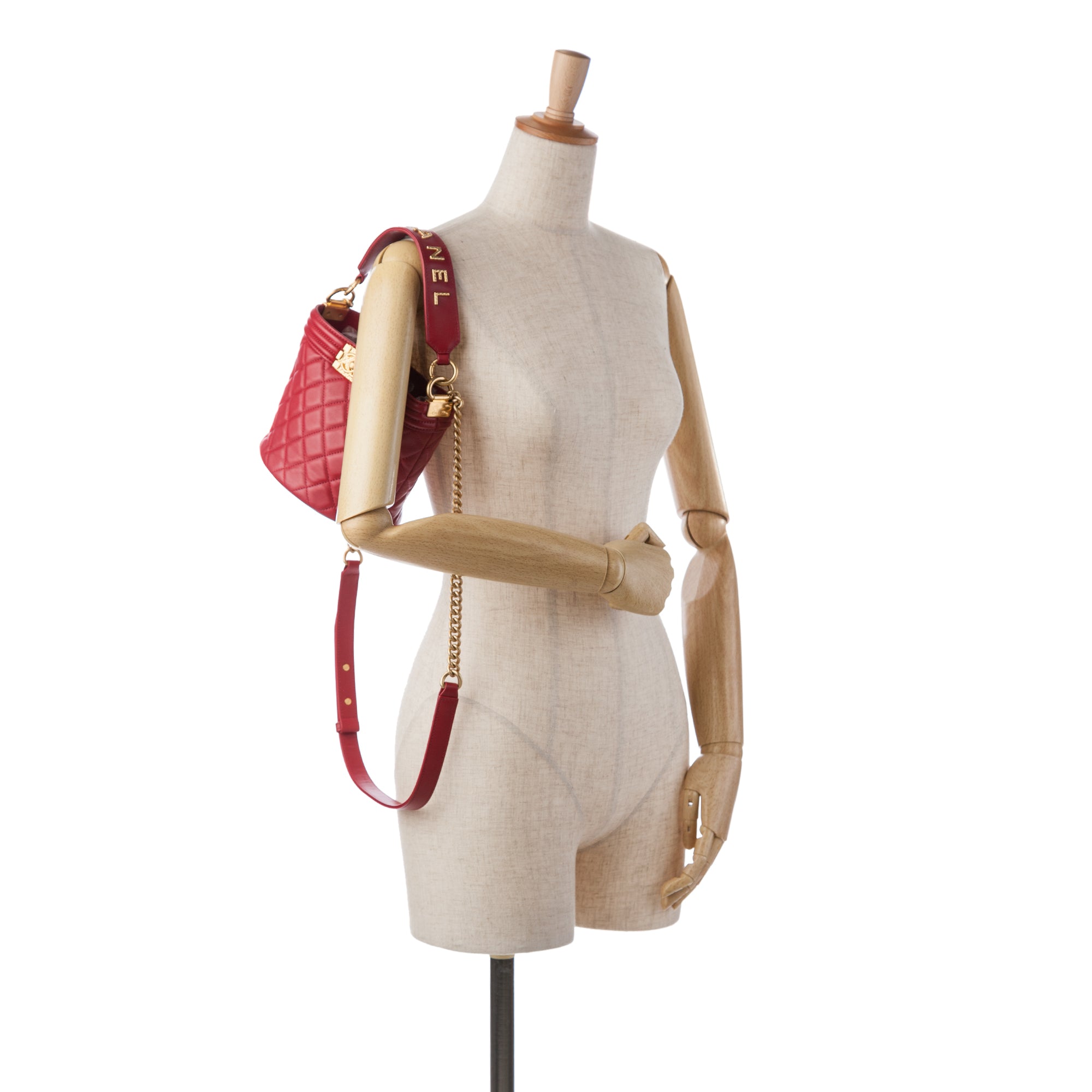 Chanel | Pre-Owned Calfskin Boy Bucket Bag | Red