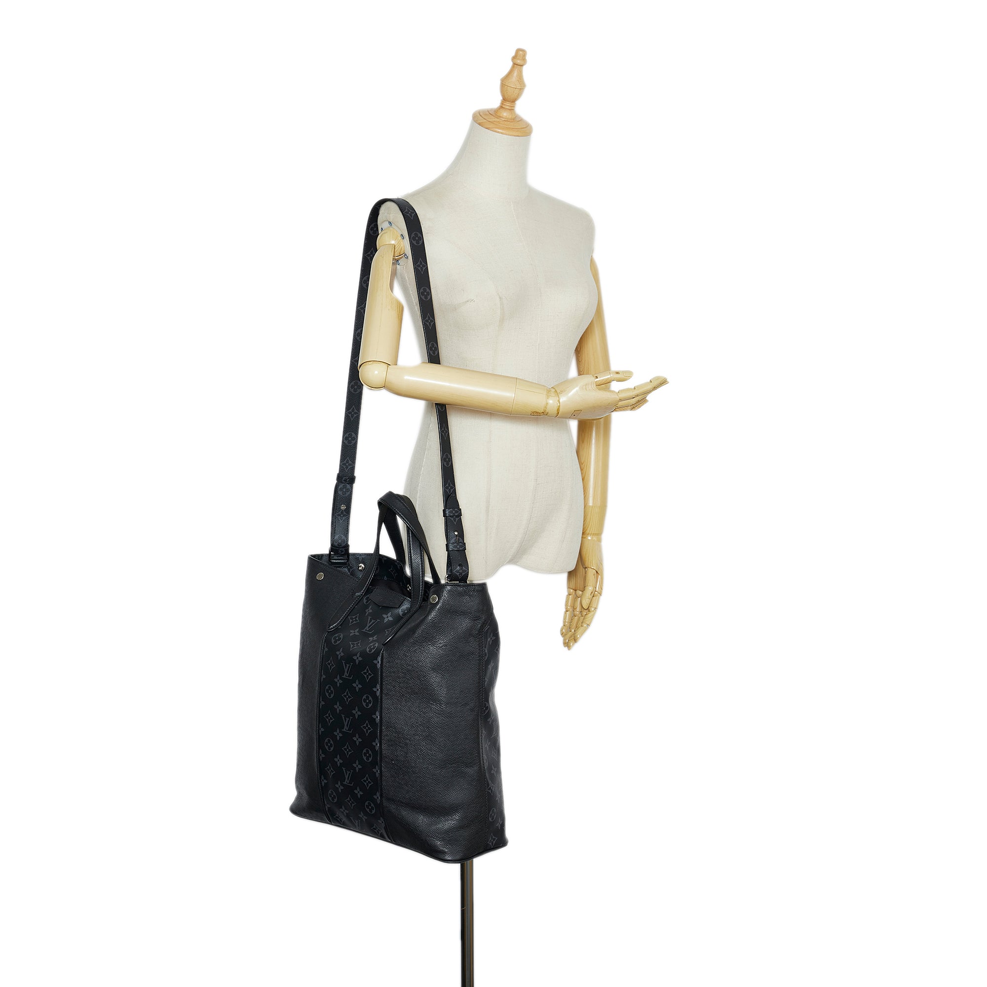 Louis Vuitton Pre-Owned Taigarama Outdoor Tote | Women | Black