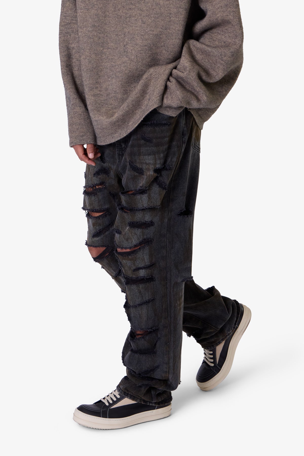 Ultra Baggy Thrashed Denim | Black