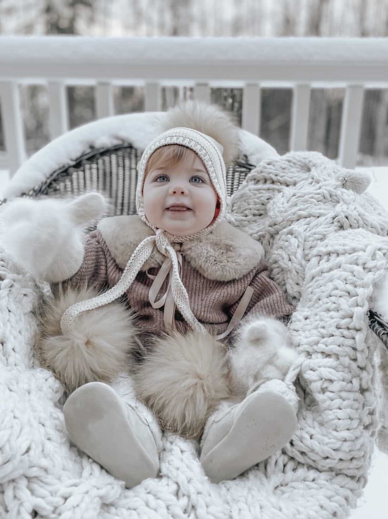 Unisex | Pasha Three Pom Hat Cream Poms | Beige