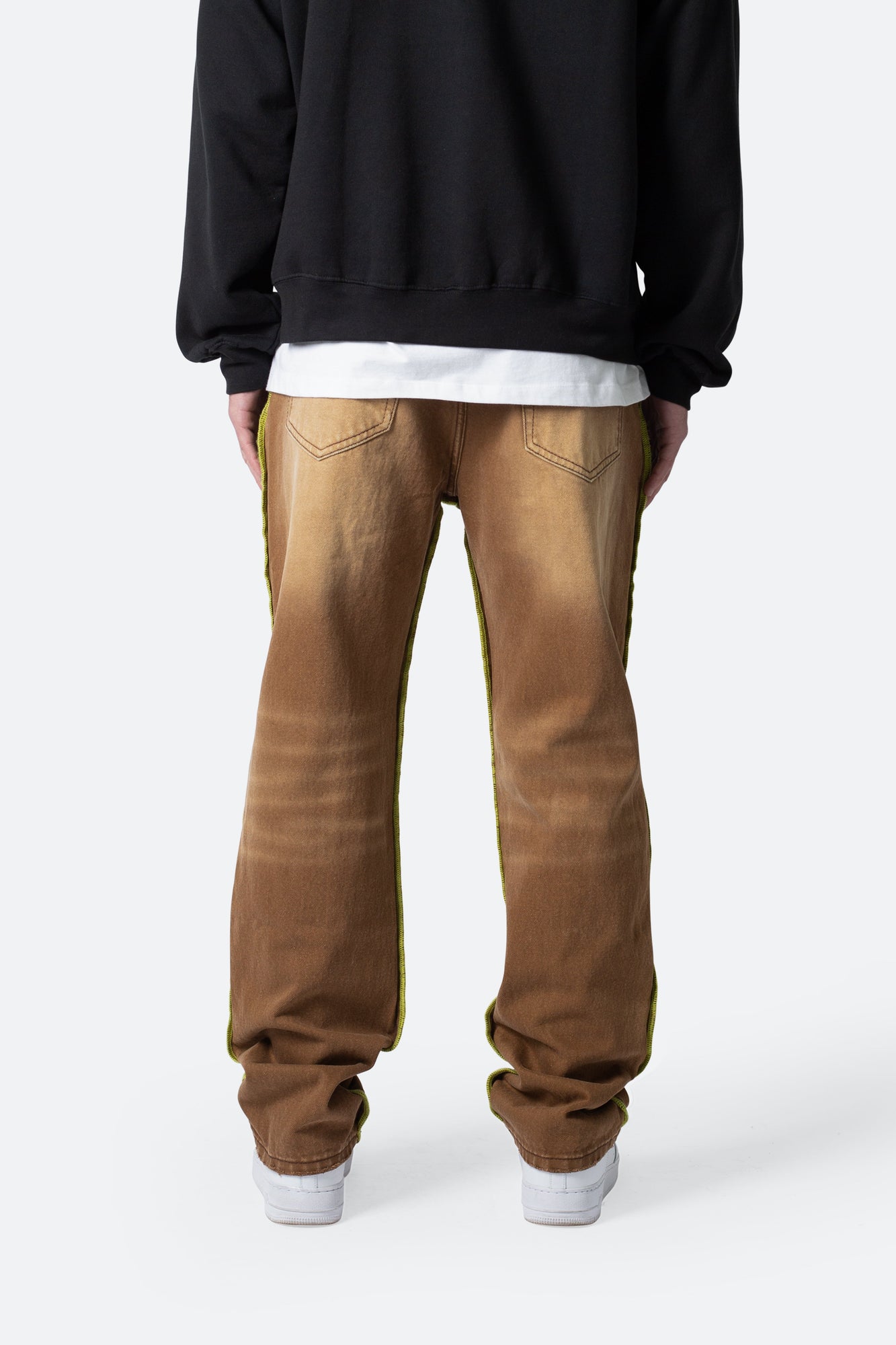 V592 Serged Baggy Denim | Brown