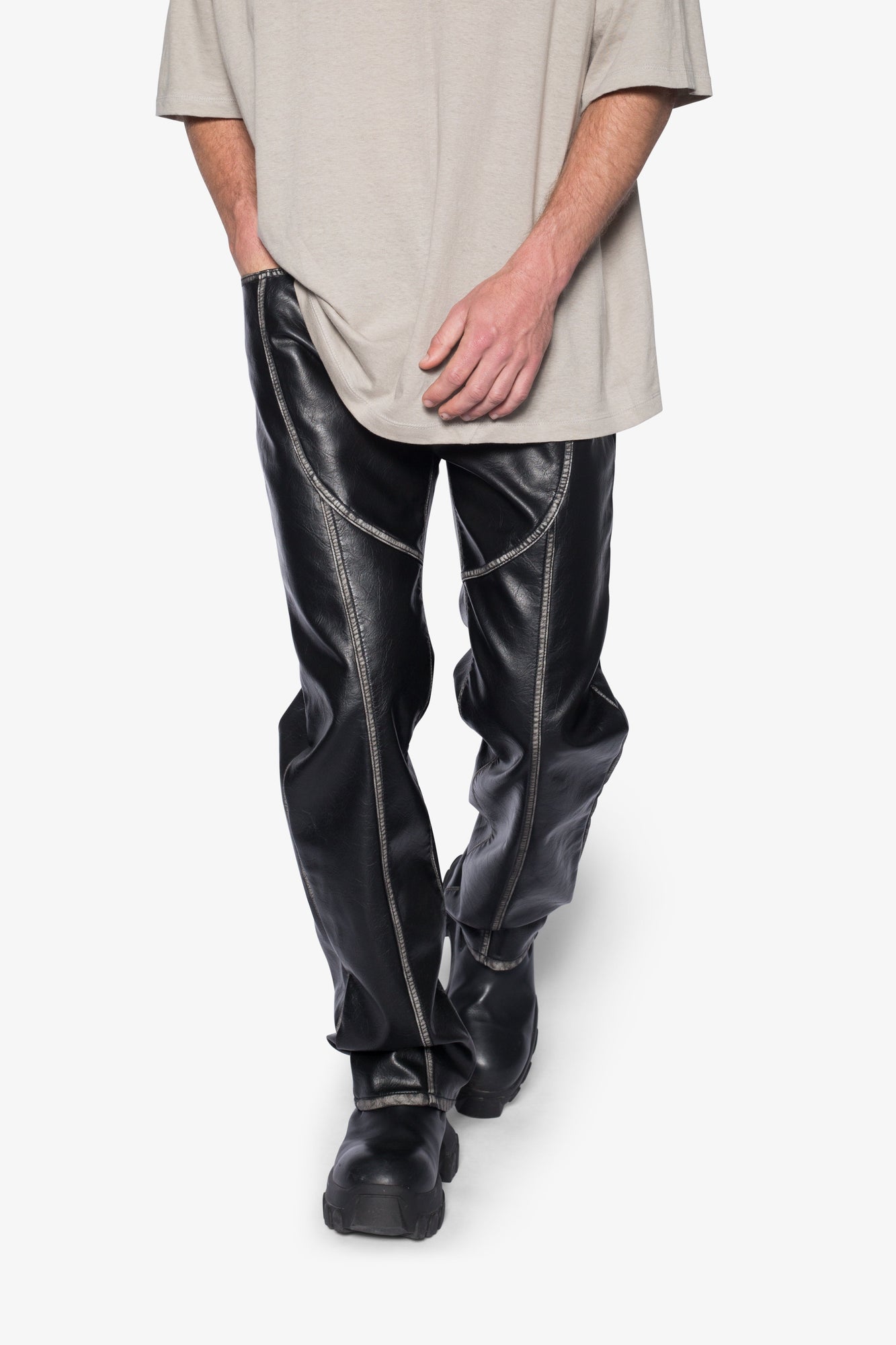 V687 Baggy Antique West Pants | Black