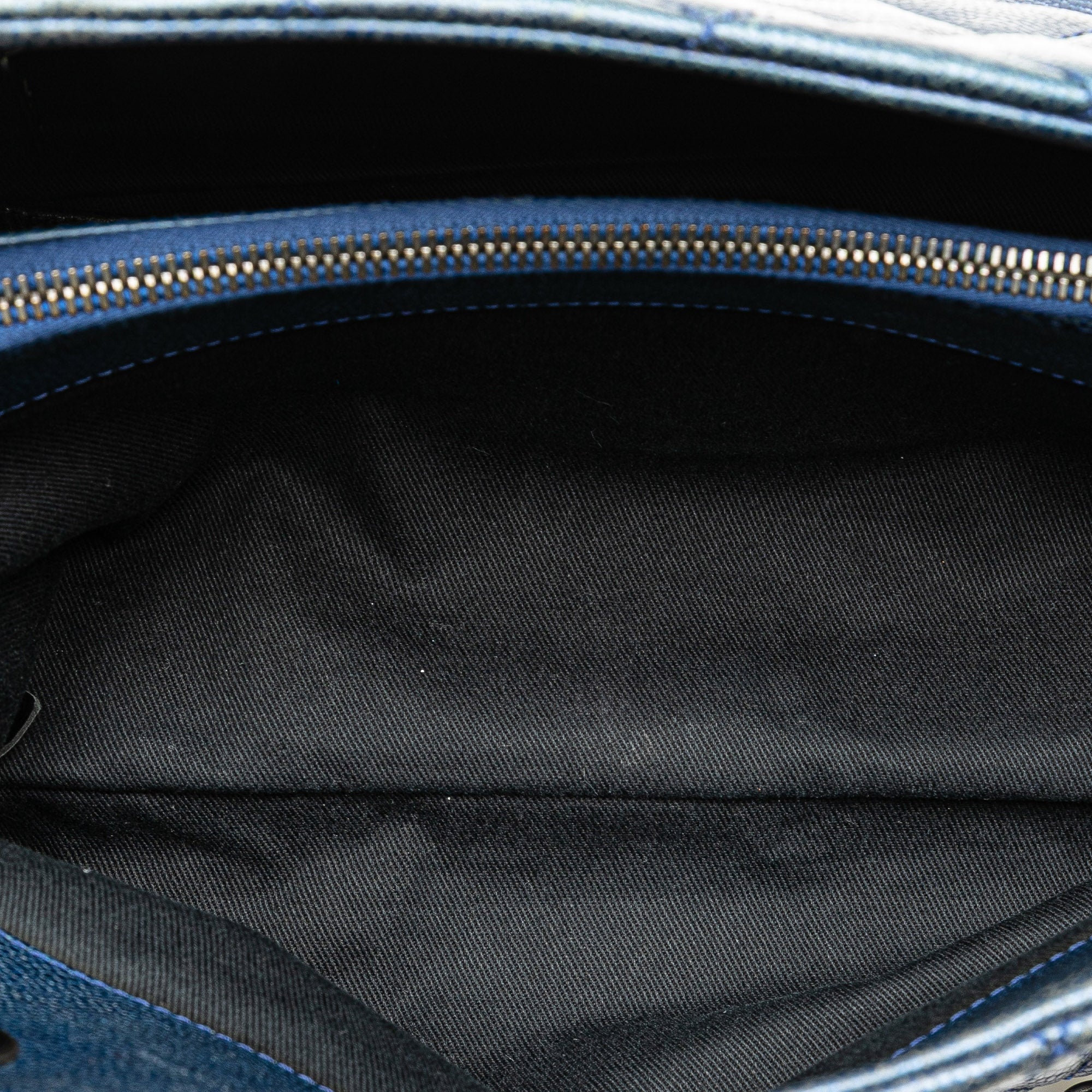 Chanel | Pre-Owned Quilted Iridescent Caviar Chic Shopping Tote | Blue/Dark Blue