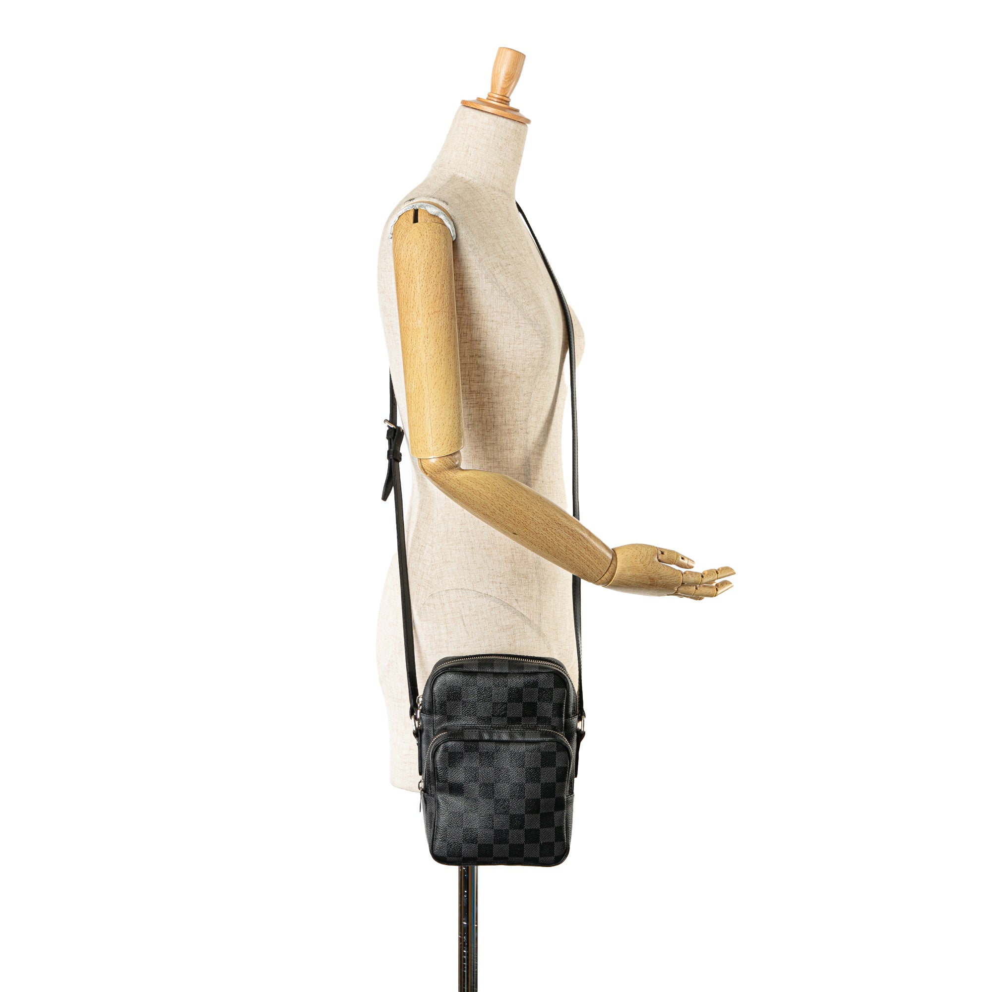 Louis Vuitton | Pre-Owned Damier Graphite Rem | Black