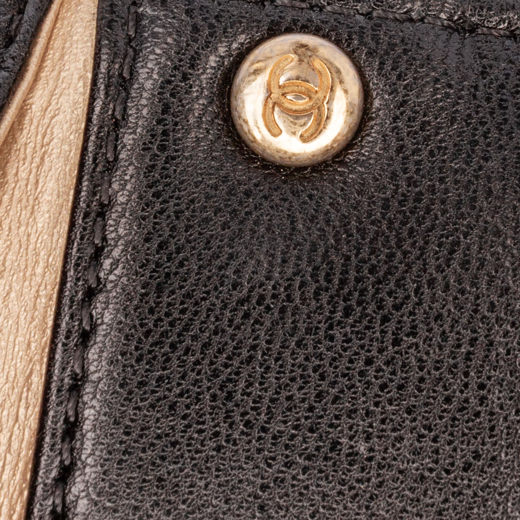 Chanel | Pre-Owned Small Lambskin Chic Glass Pearls Flap | Black