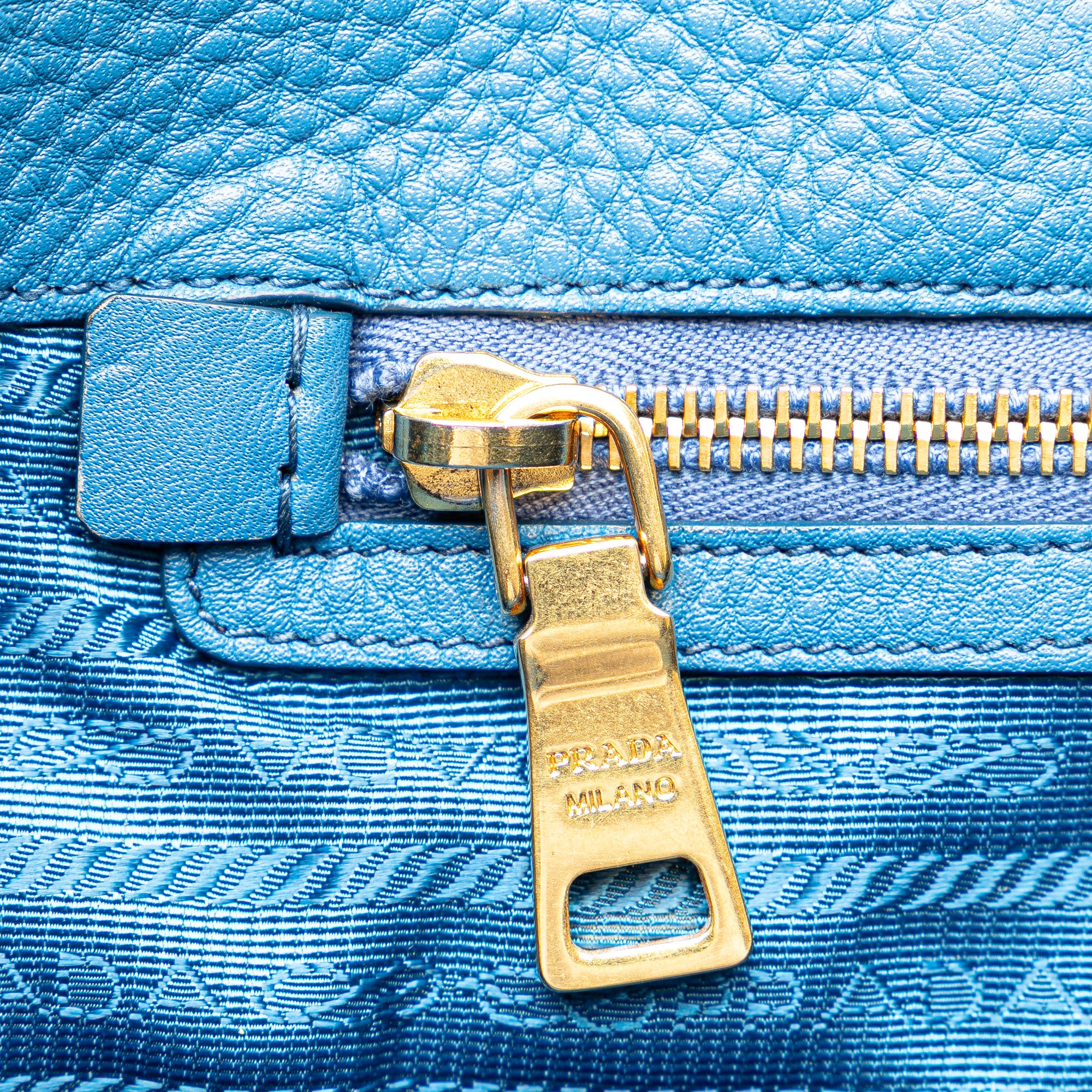 Prada | Pre-Owned Vitello Daino Canapa Open Convertible Tote | Blue