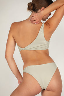 Desi Bottom | Oyster