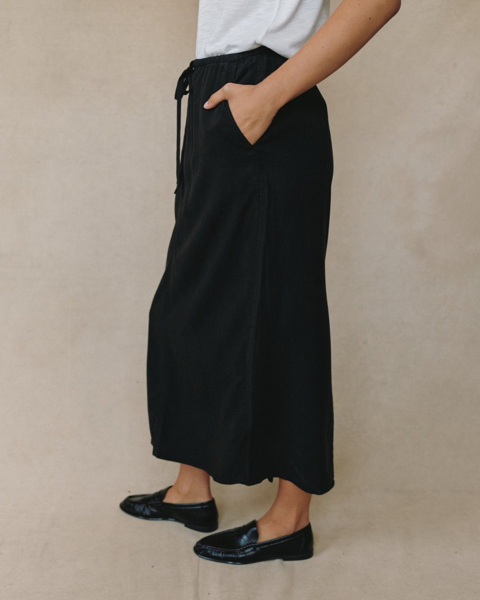 Back Slit Skirt | Vintage Black