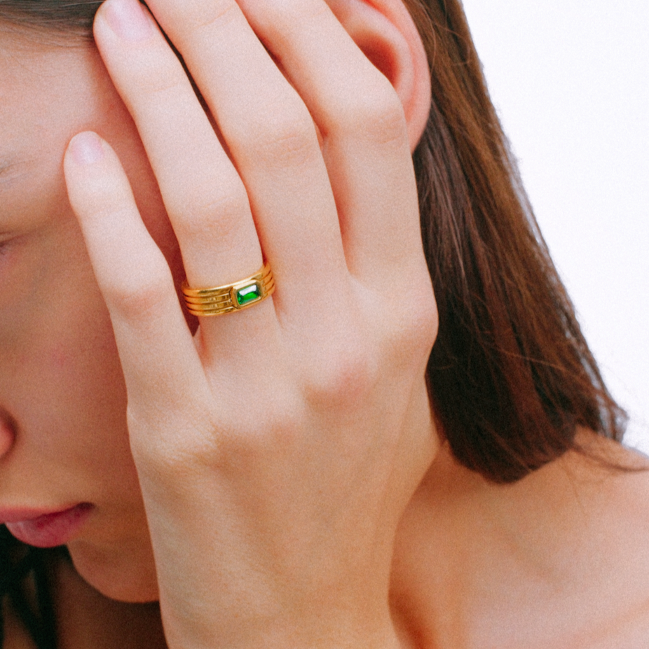 THE FLUTED SIGNET RING - The M Jewelers