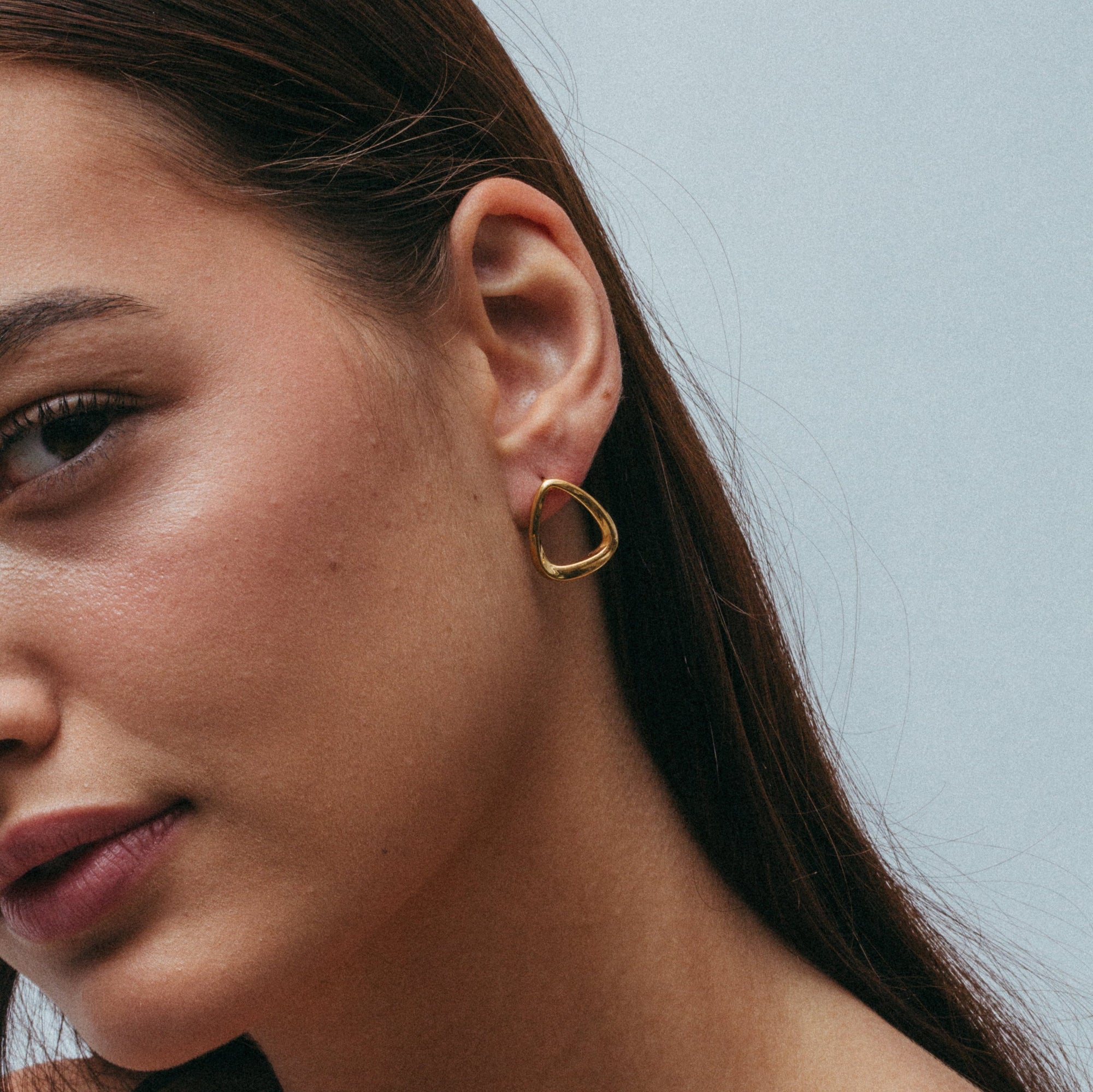 THE BOLD TRIANGLE EARRING STUDS - The M Jewelers