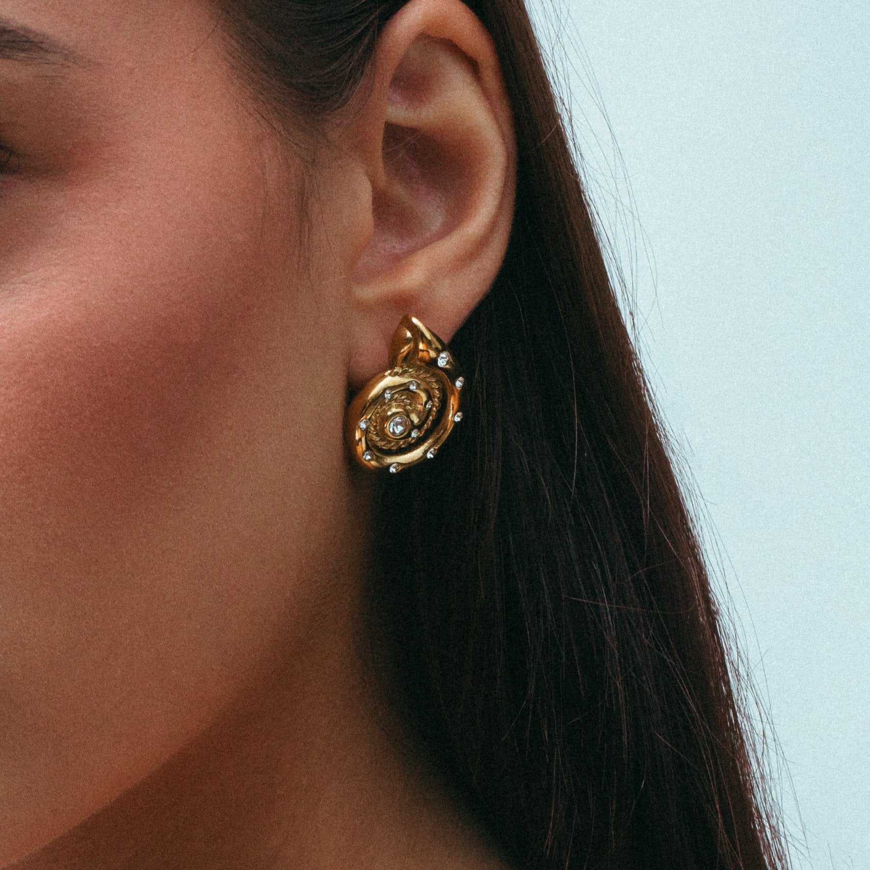 THE PAVE HEIRLOOM SEASHELL STUD EARRINGS - The M Jewelers