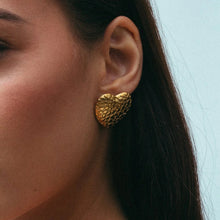 THE TEXTURED HEART EARRINGS - The M Jewelers