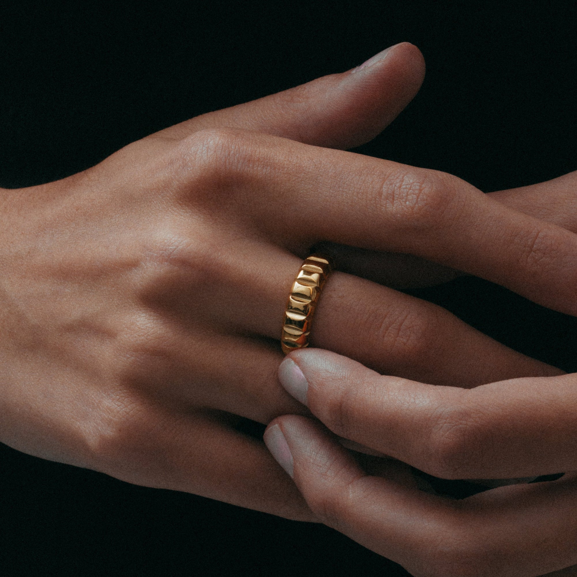 THE TEXTURED BAND RING - The M Jewelers