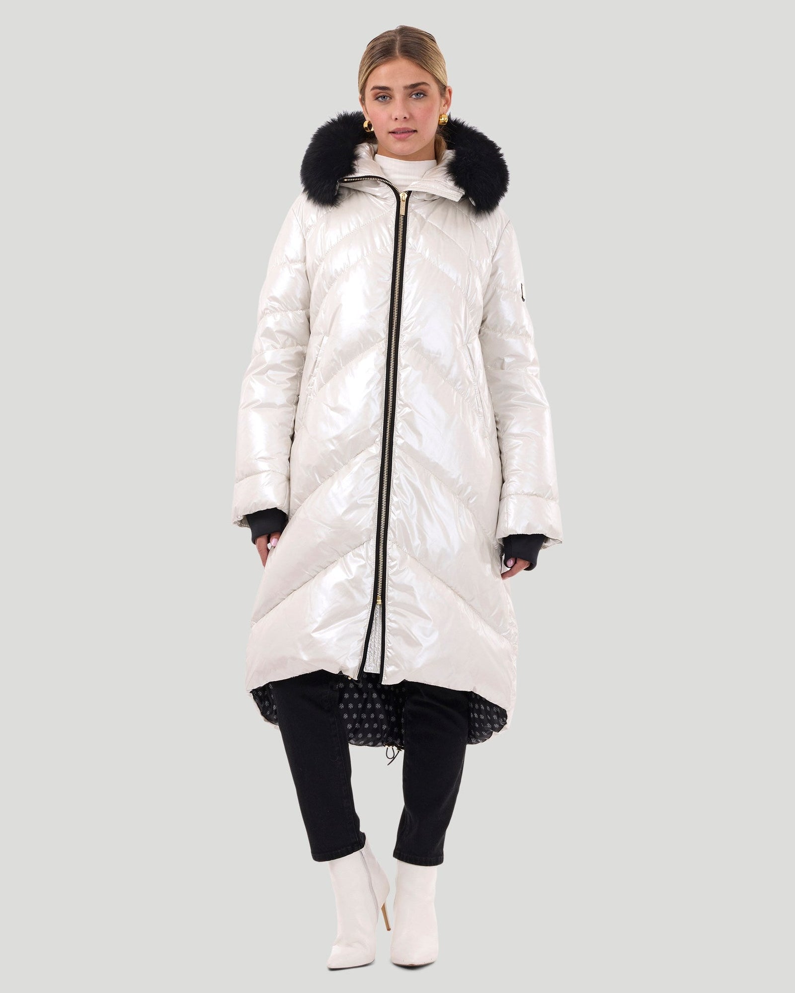 Après-Ski Jacket With Detachable Toscana Shearling Lamb Hood Trim | Women | Platinum x Black (V1)