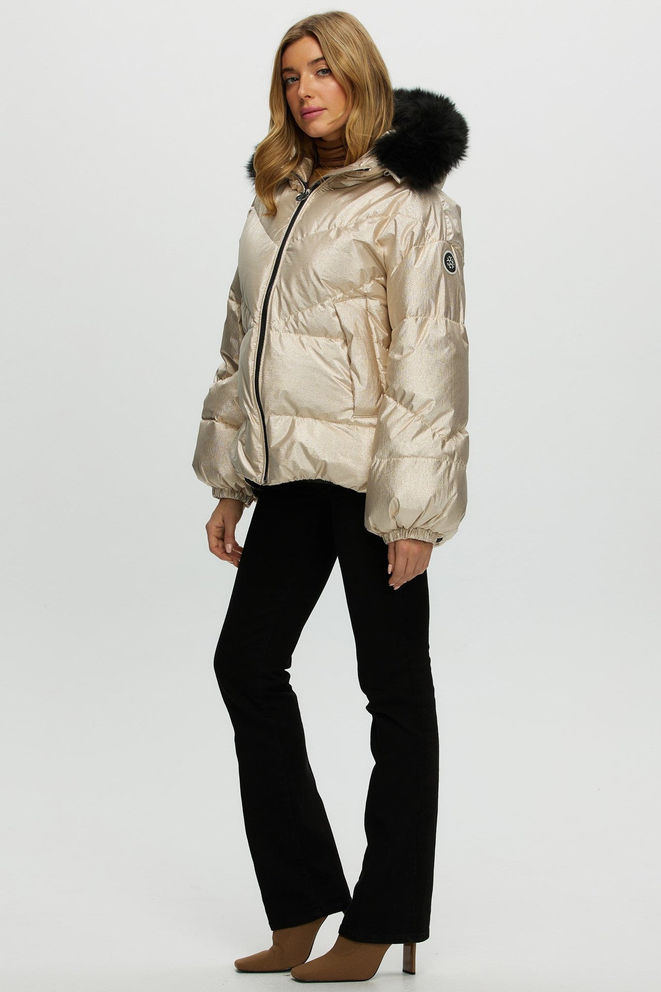 Après-Ski Jacket With Detachable Toscana Shearling Lamb Hood Trim | Women | Gold x Black