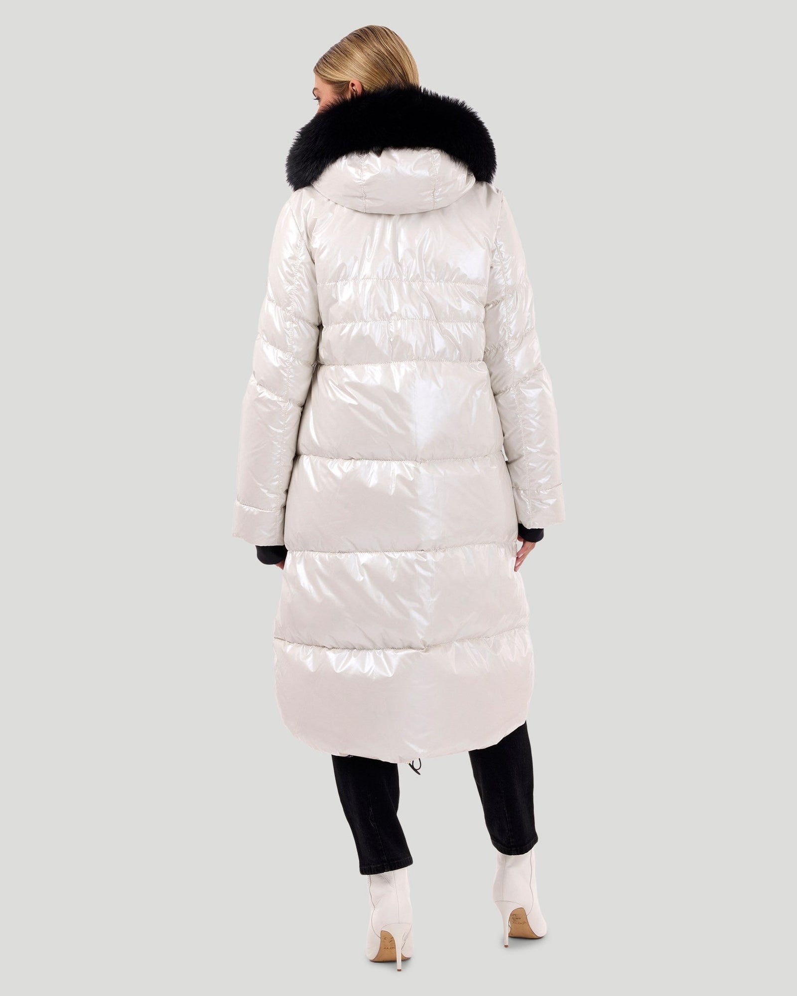 Après-Ski Jacket With Detachable Toscana Shearling Lamb Hood Trim | Women | Platinum x Black (V1)