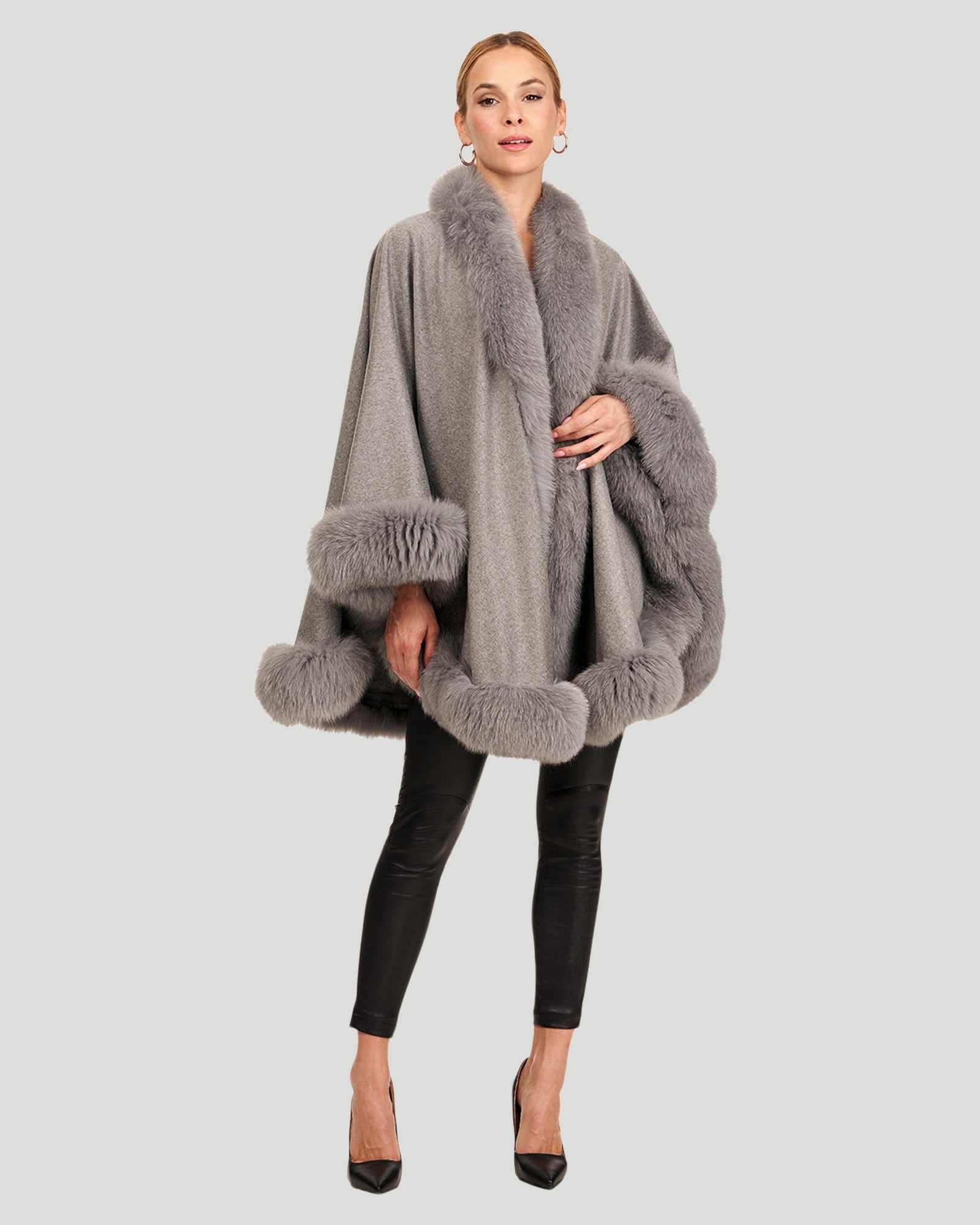 Cashmere Cape With Fox Trim | Women | Light Gray