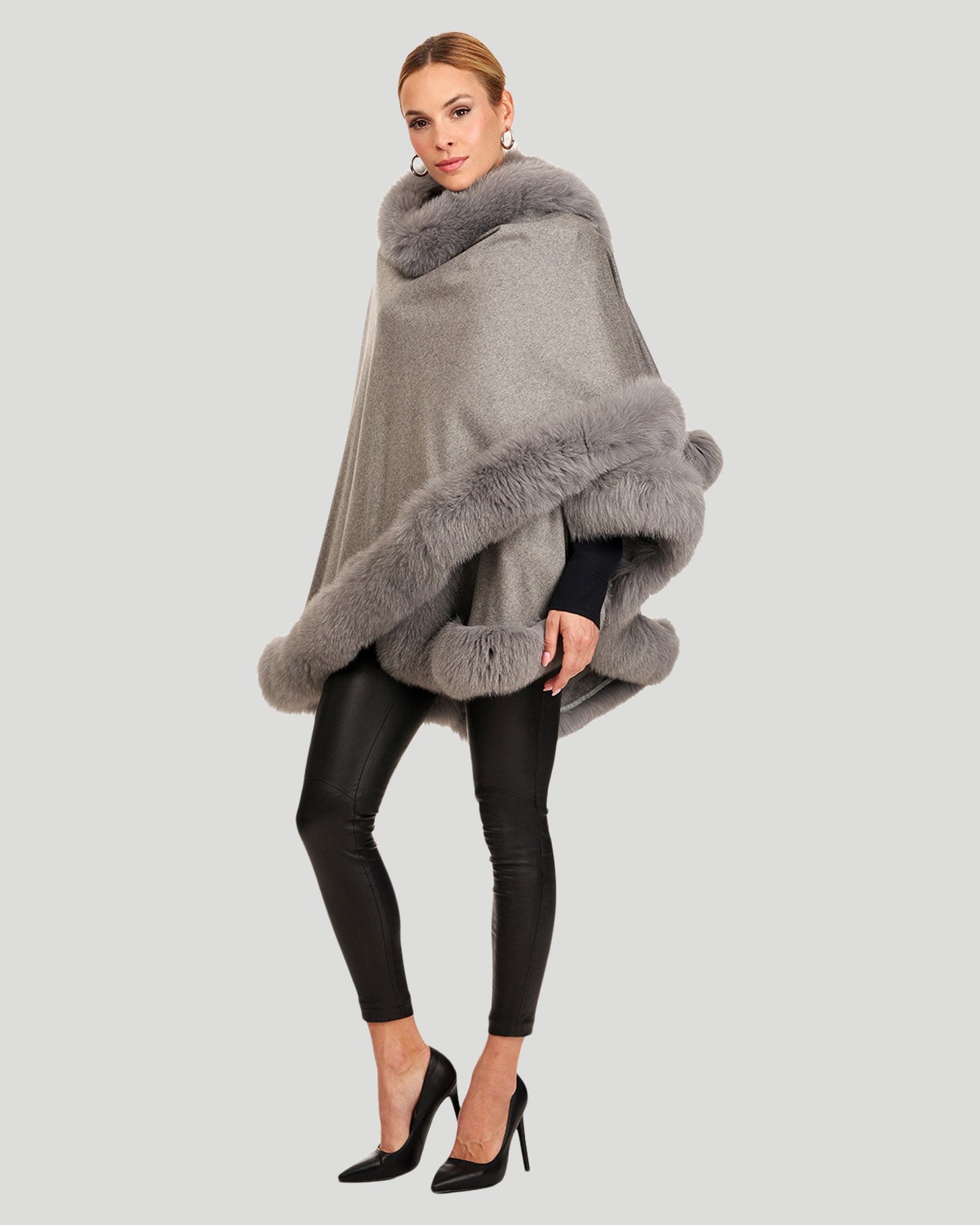 Cashmere Cape With Fox Trim | Women | Light Gray