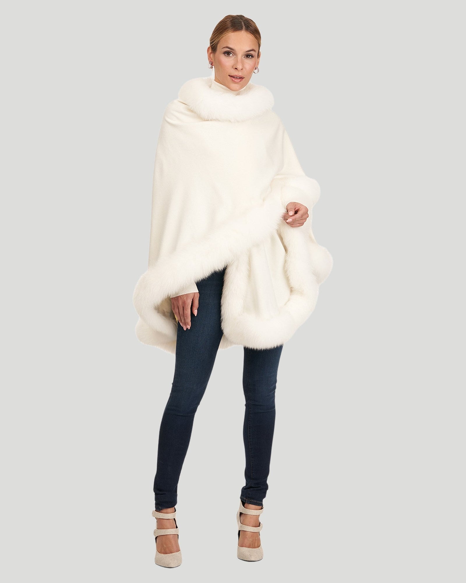 Cashmere Cape With Shadow Fox Trim | Women | Ivory