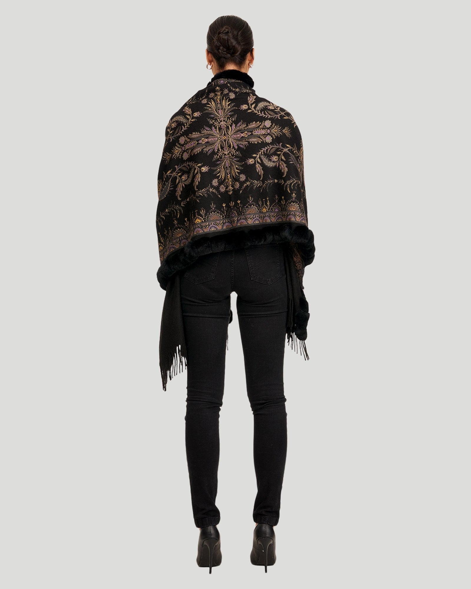 Double Face Cashmere Stole With Rex Rabbit Trim | Women | Black Paisley