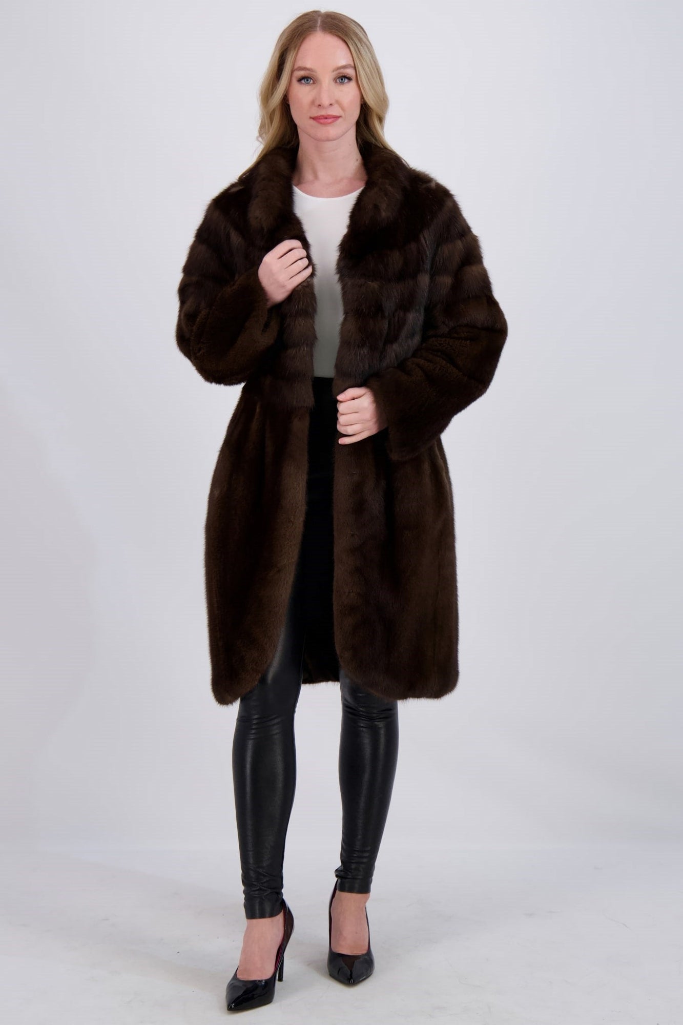 Mink Short Coat With Sable | Women | Caper