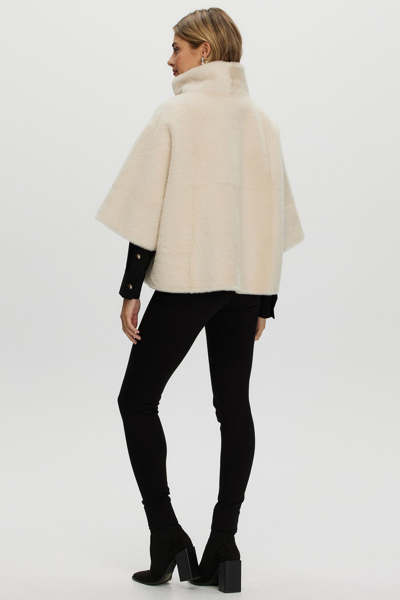 Reversible Shearling Lamb Short Sleeve Zip Cape | Women | Cream