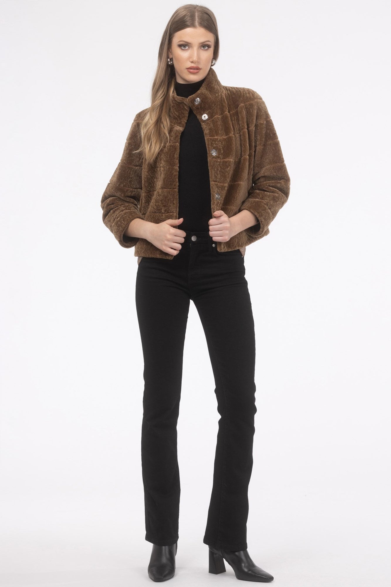 Reversible Tetured Shearling Lamb Jacket With Cropped Sleeves | Women | Camel x Camel