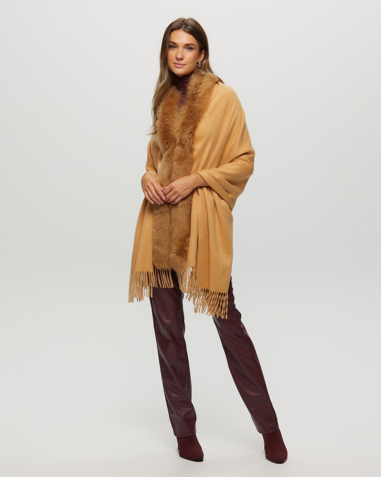 Select Cashmere Stole With Toscana Shearling Lamb Trim | Women | Light Camel