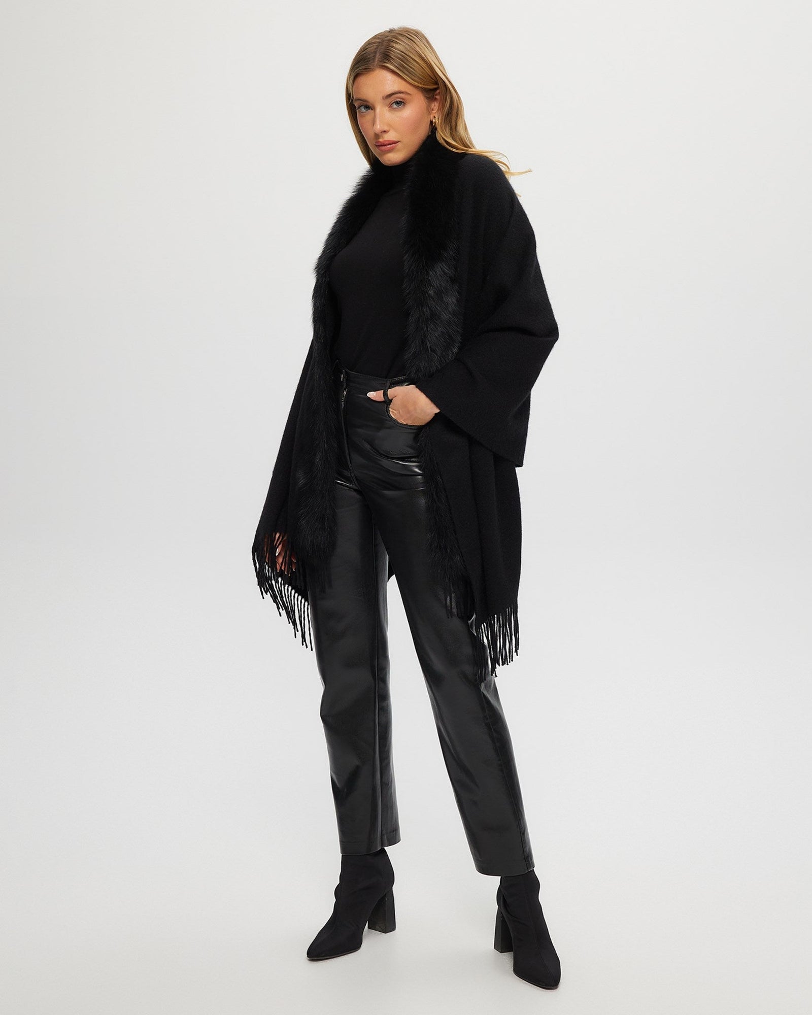 Select Cashmere Stole With Toscana Shearling Lamb Trim | Women | Black